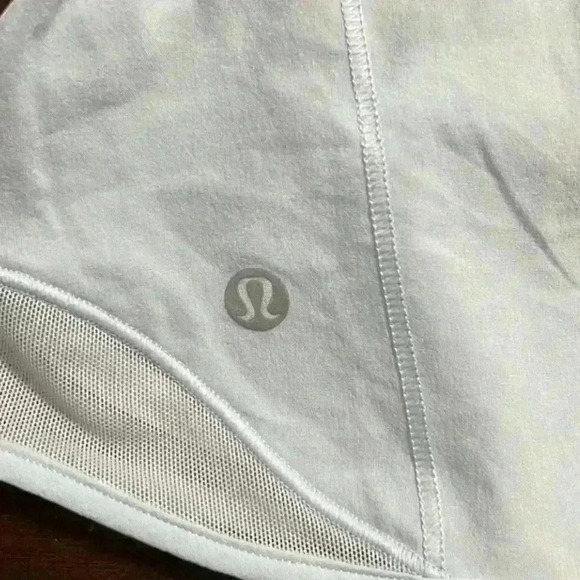 Lululemon Hotty Hot High-Rise
Lined Short - Picture 4 of 5